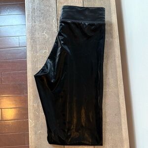 Liquid Black Leggings